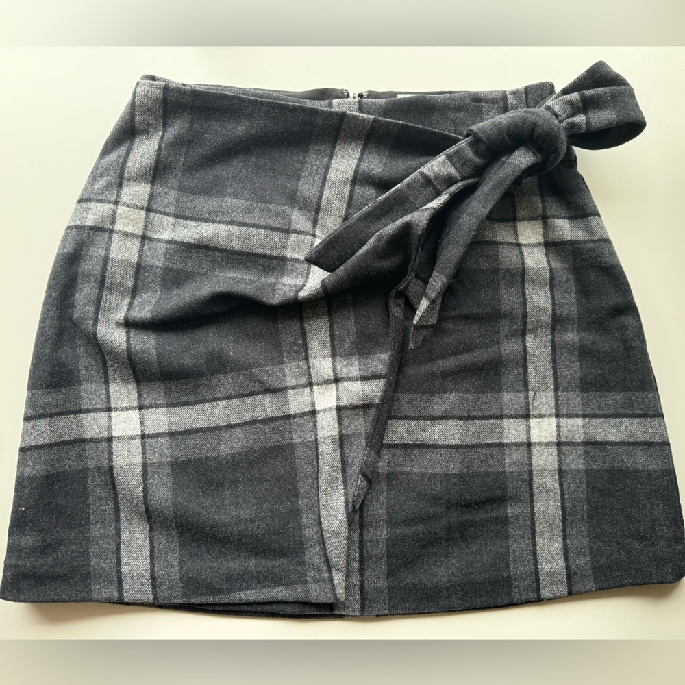 Aritzia Wilfred free plaid skirt size S worn twice not sold in stores